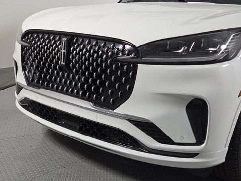 New 2026 Lincoln Aviator Black Label w/ Dynamic Handling Package AWD/4WD image 10