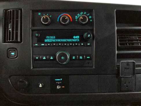 Used 2020 GMC Savana 2500 w/ Driver Convenience Package RWD image 22
