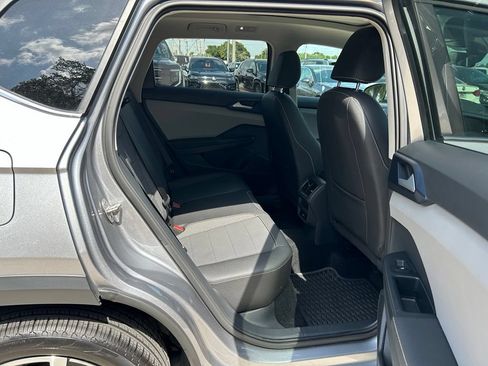 Certified 2024 Volkswagen Taos SE w/ Panoramic Sunroof Package FWD image 43