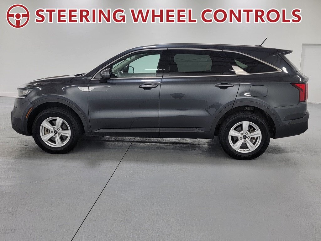 Used 2023 Kia Sorento LX AWD/4WD image 5