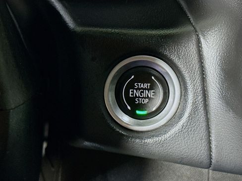 Used 2021 GMC Yukon XL SLT AWD/4WD image 21