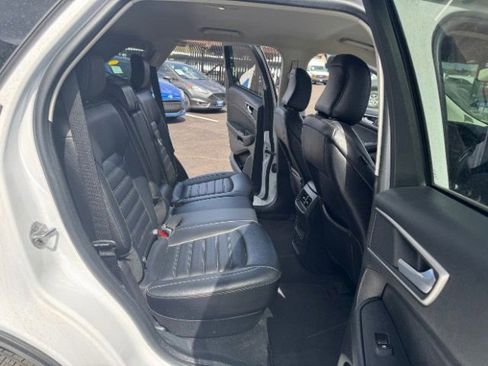 Used 2022 Ford Edge SEL AWD/4WD image 12