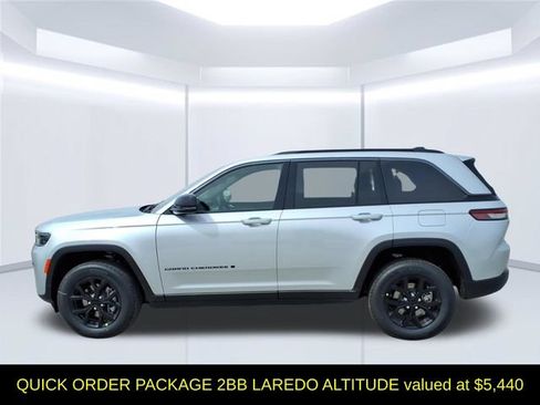 New 2026 Jeep Grand Cherokee Altitude AWD/4WD image 2
