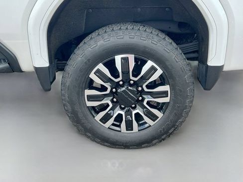 Used 2024 GMC Sierra 2500 Denali Ultimate AWD/4WD image 10
