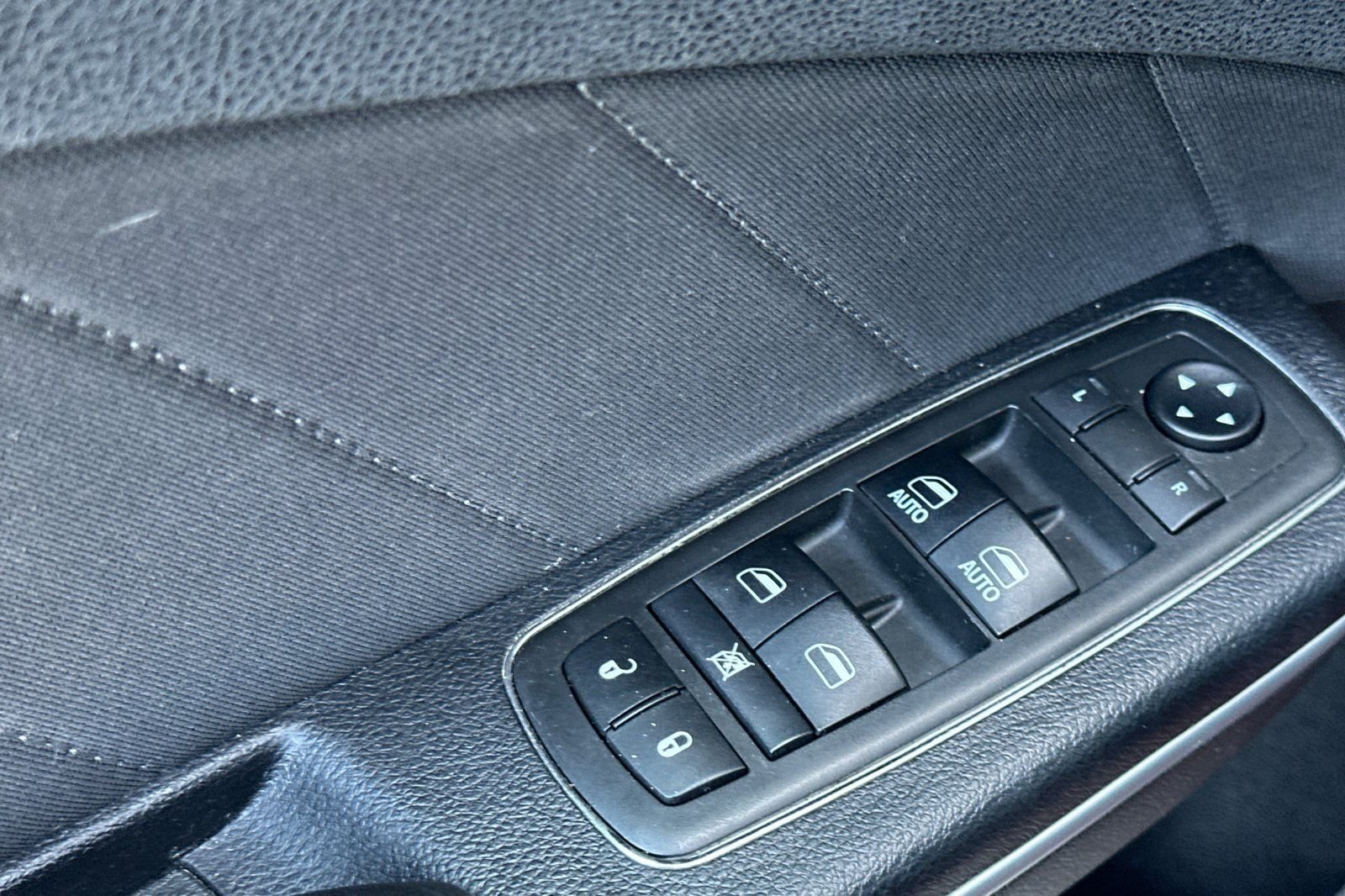 Used 2019 Dodge Charger R/T RWD image 12