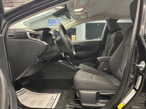 Used 2022 Toyota Corolla LE image 10