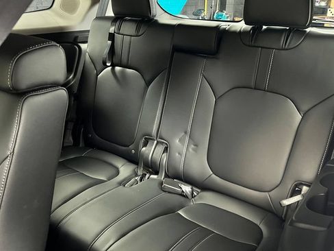 Used 2025 Honda Pilot Elite image 21