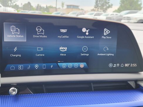 Used 2025 Cadillac Optiq Luxury 1 image 25