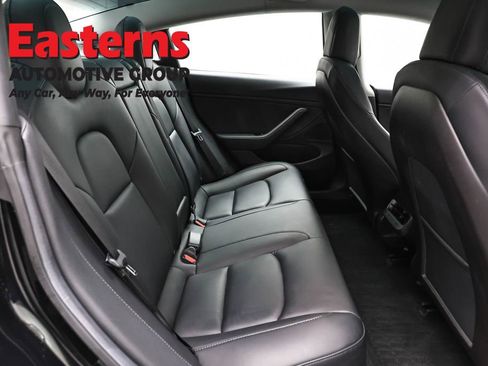 Used 2019 Tesla Model 3 Standard Range image 19