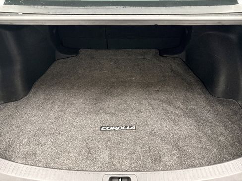 Used 2023 Toyota Corolla LE w/ Carpet Mat Package (TMS) image 17