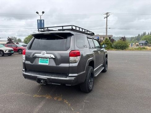 Used 2010 Toyota 4Runner SR5 AWD/4WD image 6