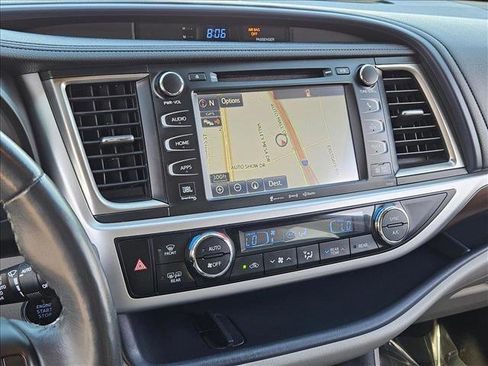Used 2016 Toyota Highlander Limited Platinum image 15