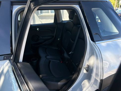 Used 2015 MINI Cooper 4-Door Hardtop image 12