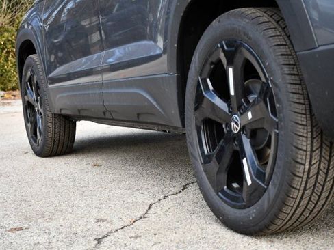 New 2026 Volkswagen Taos SEL image 9