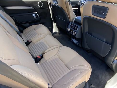 New 2025 Land Rover Discovery Dynamic SE AWD/4WD image 14