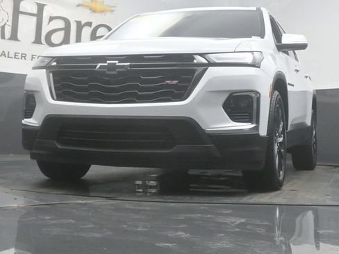 Used 2023 Chevrolet Traverse RS w/ LPO, Floor Liner Package AWD/4WD image 4