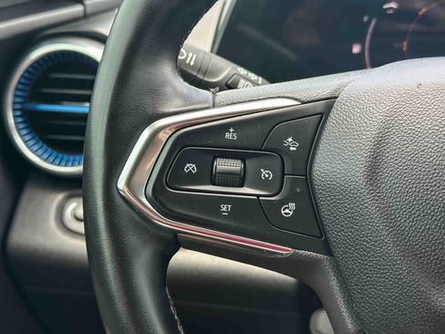 Used 2025 Chevrolet Trax LT w/ Driver Confidence Package FWD image 28