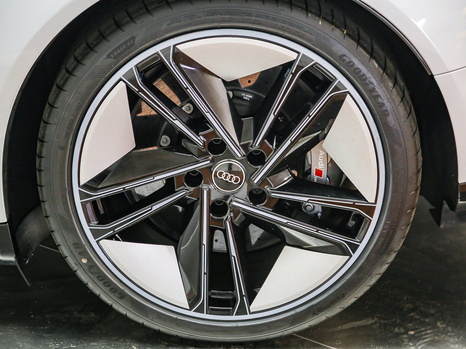 Certified 2024 Audi RS e-tron GT w/ Ceramic Brake Package AWD/4WD image 11