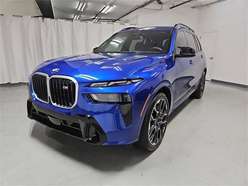 Used 2025 BMW X7 M60i image 4