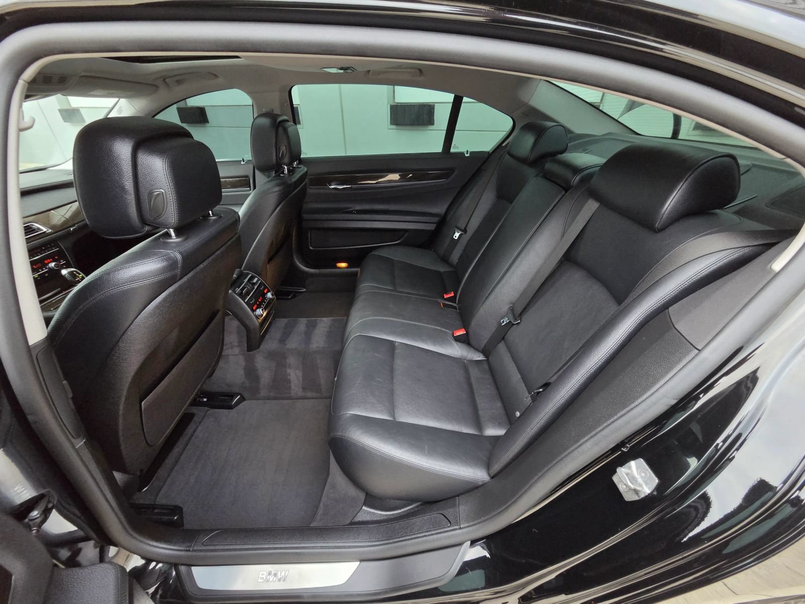Used 2015 BMW 740Li RWD image 16