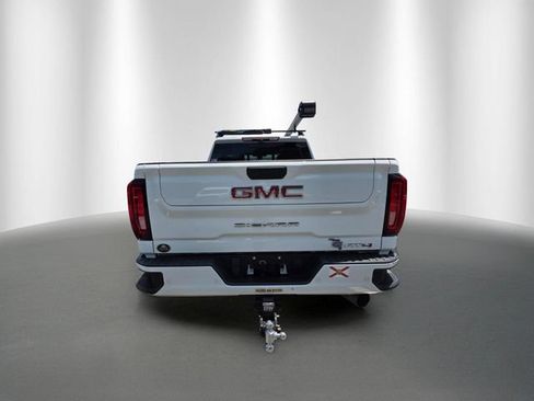 Used 2021 GMC Sierra 2500 AT4 w/ AT4 Premium Plus Package AWD/4WD image 3