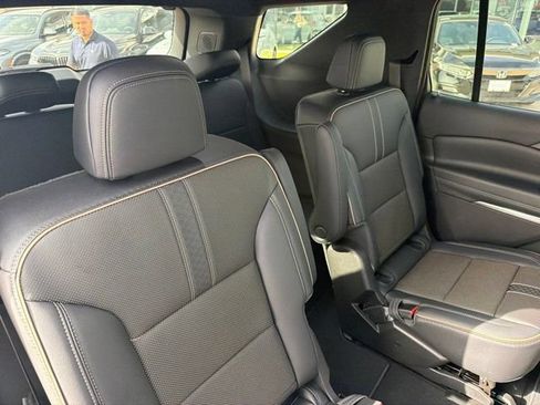 Used 2026 Chevrolet Traverse High Country FWD image 20