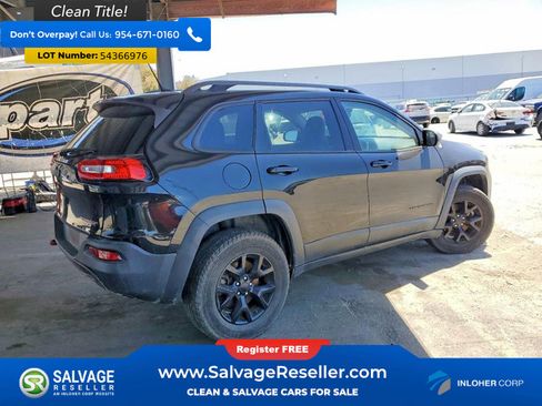 Used 2015 Jeep Cherokee Trailhawk w/ Comfort/Convenience Group AWD/4WD image 4