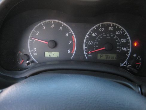 Used 2013 Toyota Corolla LE FWD image 21