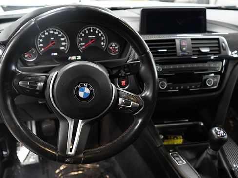 Used 2018 BMW M3 RWD image 28