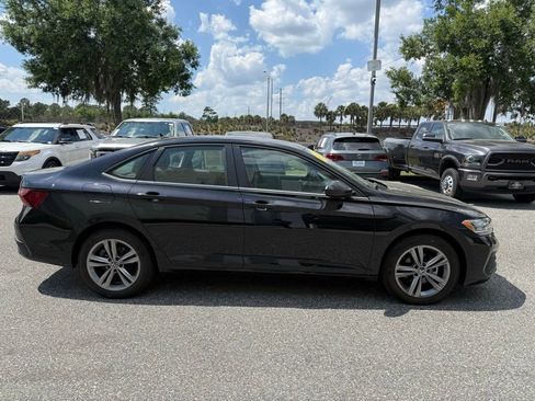 Used 2024 Volkswagen Jetta SE image 7