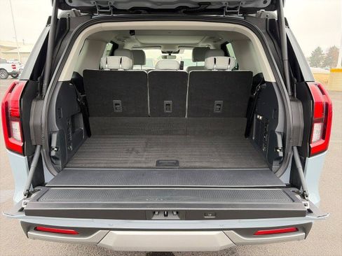 Used 2025 Ford Expedition Platinum w/ Platinum Ultimate Package image 29