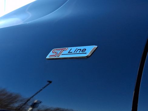 Certified 2025 Ford Escape ST-Line Elite w/ Premium Technology Package image 31