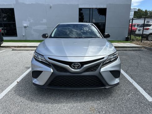 Used 2020 Toyota Camry SE FWD image 12