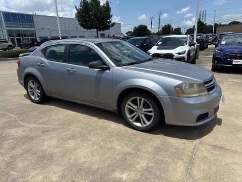 Used 2014 Dodge Avenger SE w/ Rallye Appearance Group FWD image 2