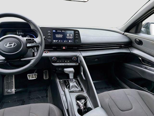 Certified 2025 Hyundai Elantra Sport FWD image 22