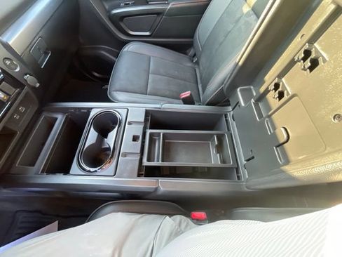 Used 2020 Nissan Titan PRO-4X AWD/4WD image 21