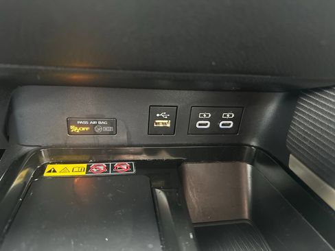 Used 2025 Toyota Camry SE FWD image 19