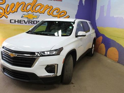 Used 2024 Chevrolet Traverse LS w/ Safety Package FWD image 4