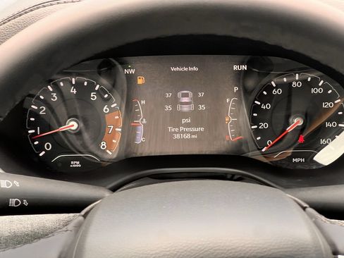 Used 2023 Jeep Compass Latitude AWD/4WD image 16