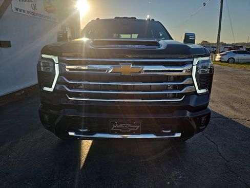 Used 2025 Chevrolet Silverado 3500 High Country w/ High Country Premium Package image 10