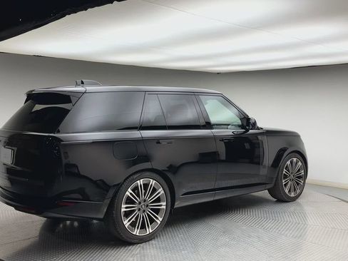 Used 2024 Land Rover Range Rover SE AWD/4WD image 2