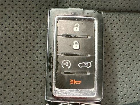 Used 2022 Jeep Grand Cherokee Altitude AWD/4WD image 16