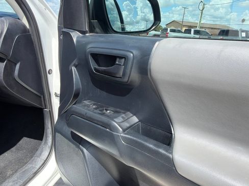 Used 2019 Toyota Tacoma SR w/ SR Convenience Package AWD/4WD image 8