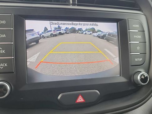 Used 2020 Kia Soul LX FWD image 17