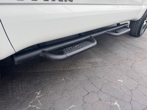 Used 2024 Nissan Titan SV w/ SV Convenience Package image 8