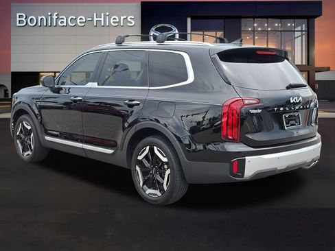 Used 2024 Kia Telluride S FWD image 3