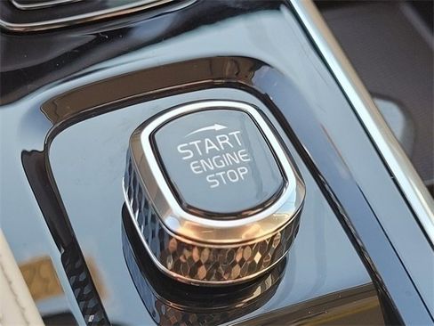 Certified 2025 Volvo XC90 T8 Plus w/ Protection Package Premier image 26