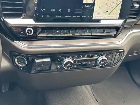 Used 2025 GMC Sierra 1500 SLT RWD image 31