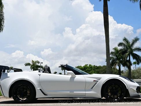 Used 2016 Chevrolet Corvette Z06 w/ 3LZ Preferred Equipment Group RWD image 11