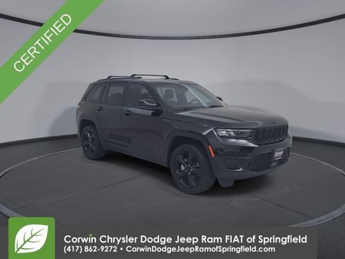 Used 2023 Jeep Grand Cherokee Altitude AWD/4WD image 3